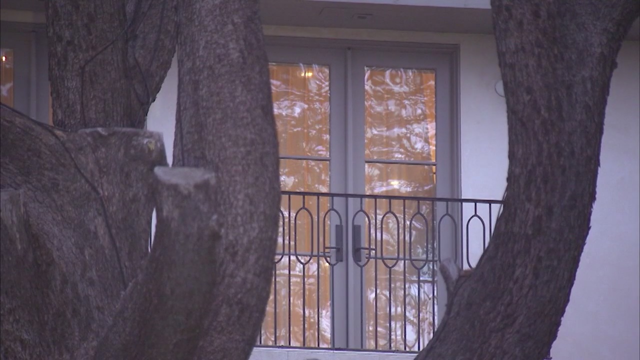 Security guard tied up and home of music exec in Beverly Crest burglarized