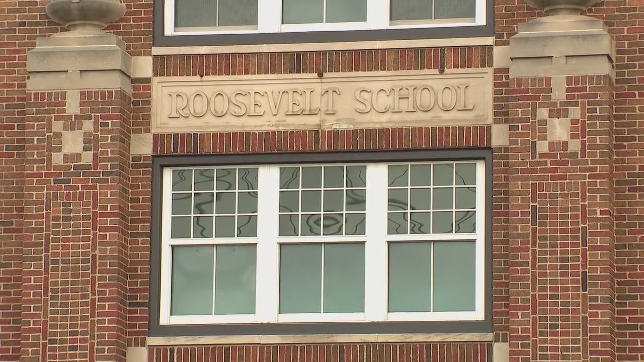 Motion passes to demolish historic school building