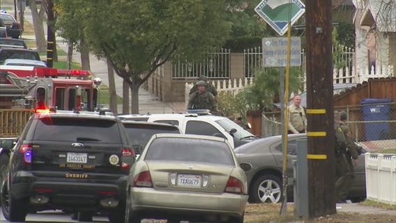 Sheriff's deputy stabbed in Santa Clarita