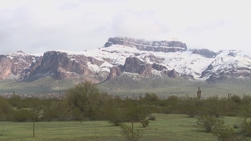 People in Phoenix area wake up to snow-covered mountains
