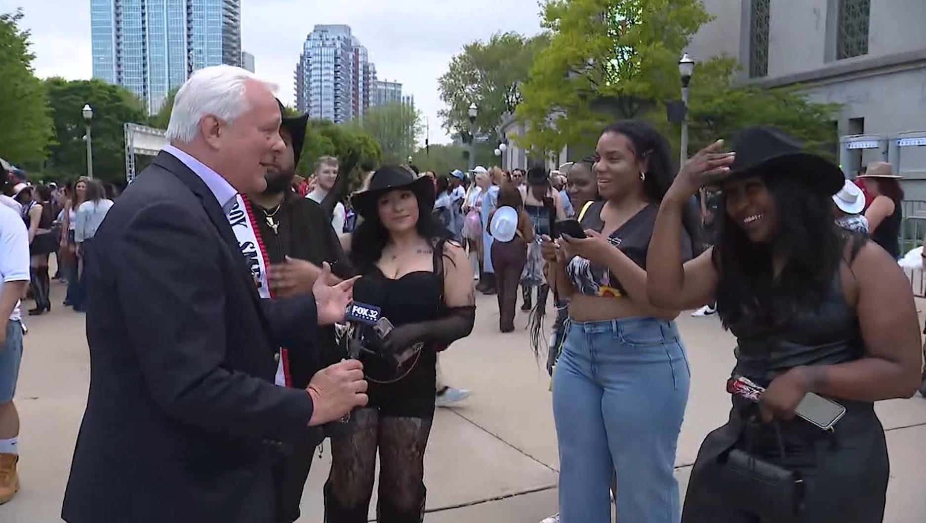 Beyonc? concert at Soldier Field delayed as fans wait out weather