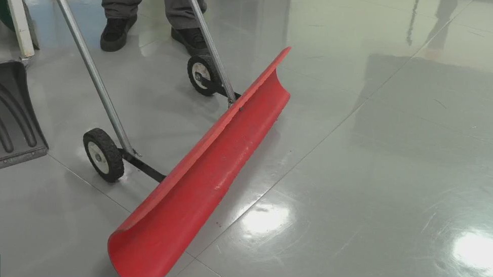 Snow shovel shopping: What to look for