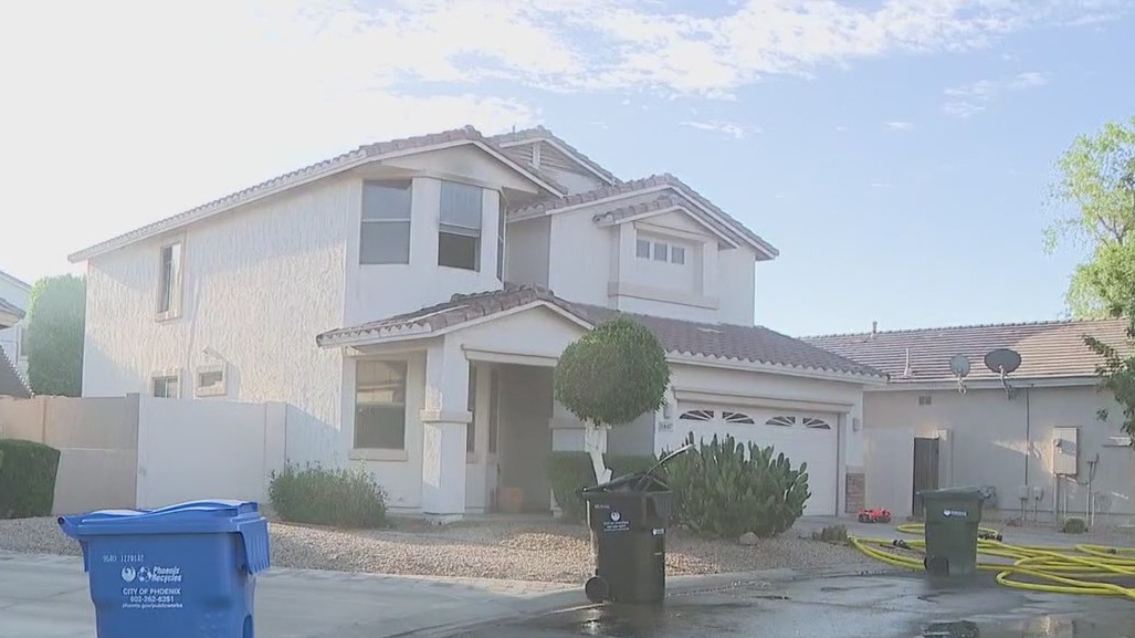 Fire breaks out at Phoenix home