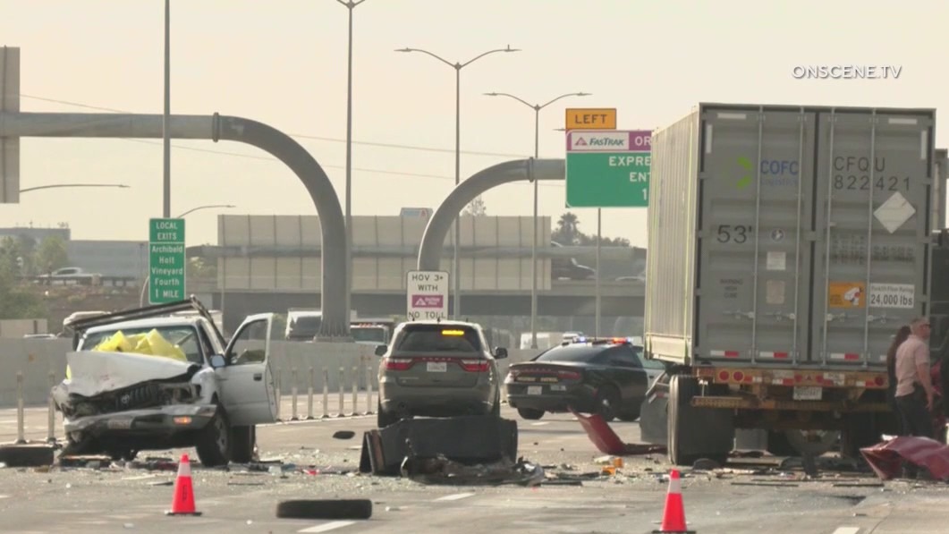 3 killed, several injured in 10 Freeway crash in the IE