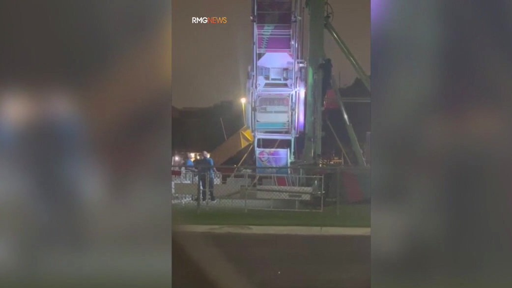 Ferris wheel malfunctions in Los Angeles