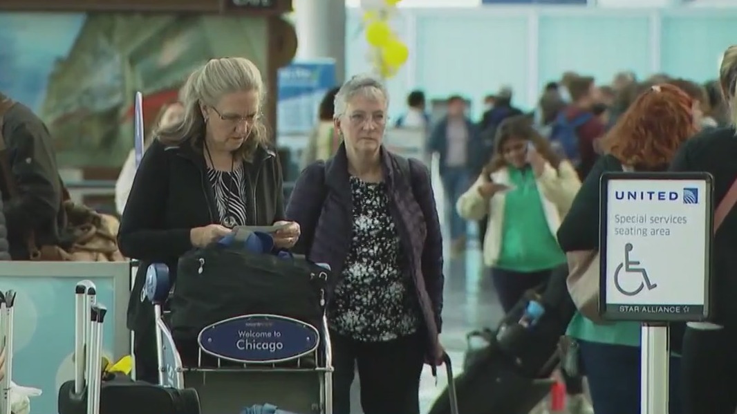 Midway ranked among worst airports for holiday travel, study shows