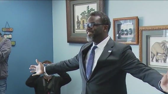 Chicago mayoral runoff grows tighter ahead of Election Day