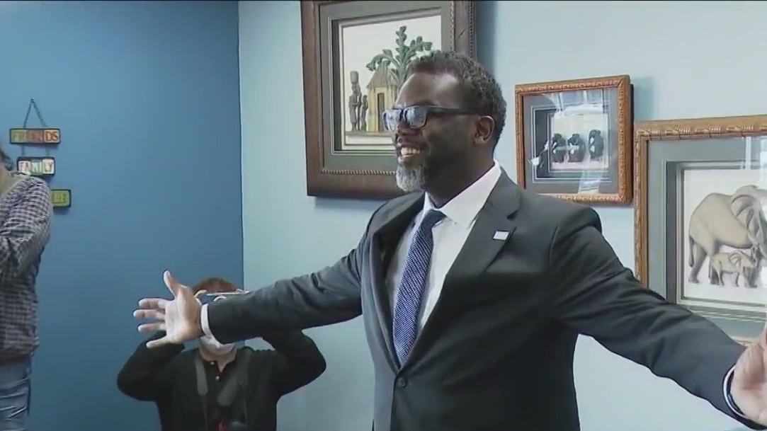 Chicago mayoral runoff grows tighter ahead of Election Day