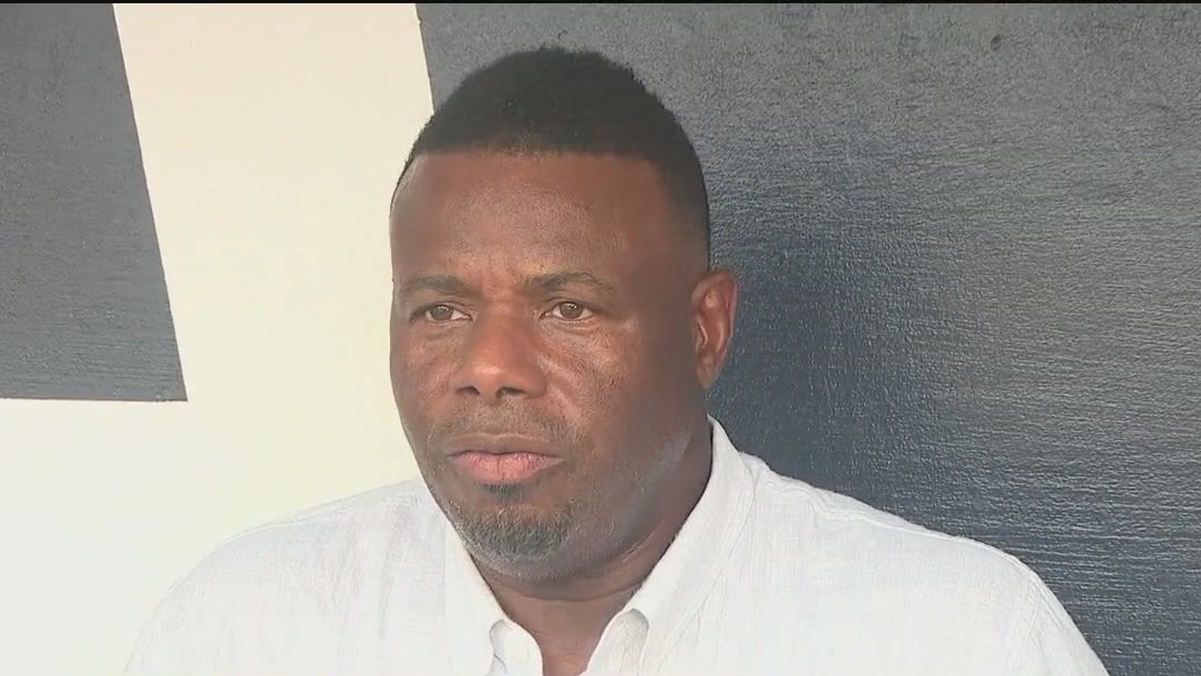 Ken Griffey Jr. at HBCU Swingman Classic