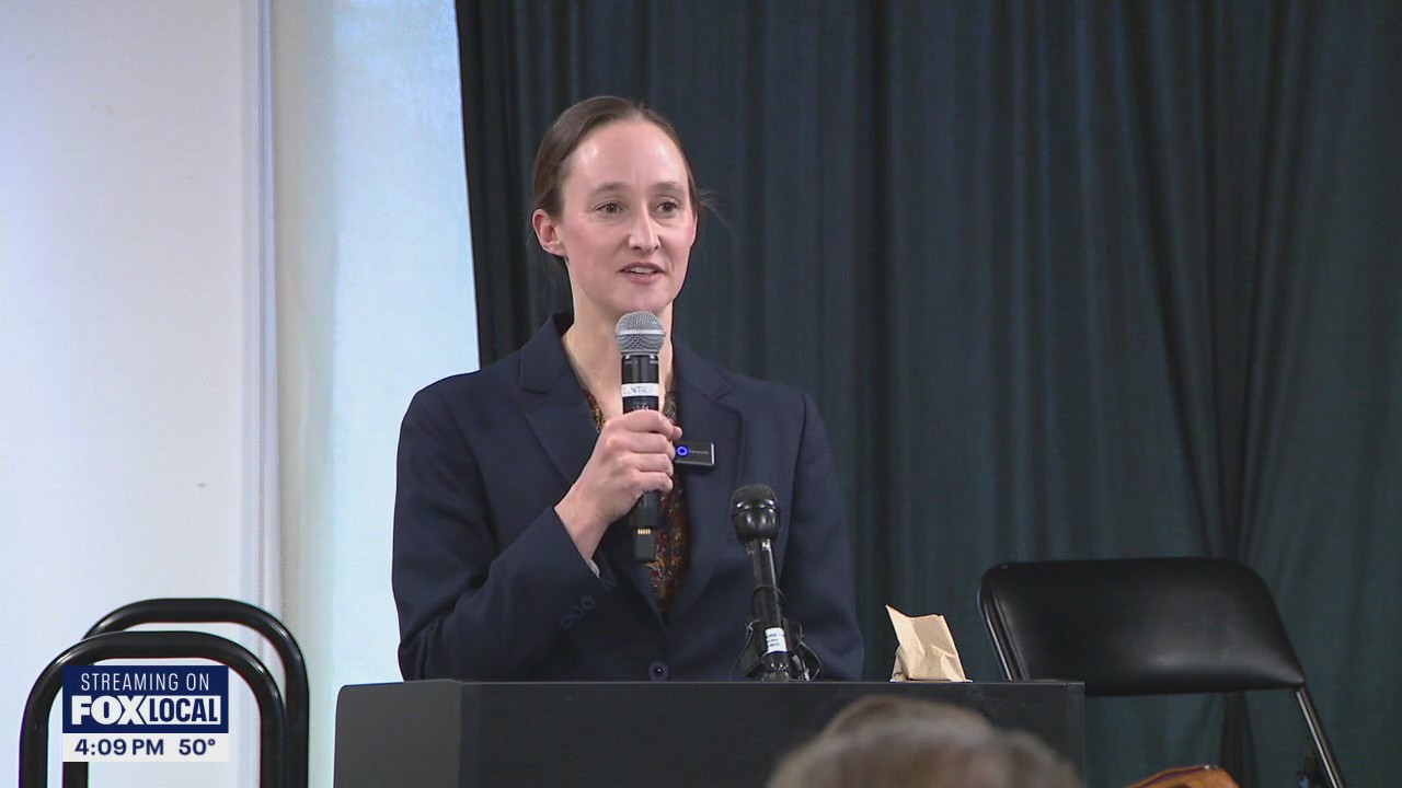 Seattle mayor-elect Katie Wilson holds team meeting