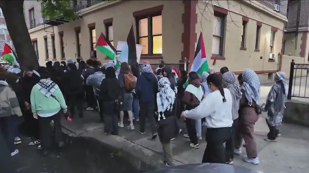 Pro-Palestinian protesters flood streets in Queens