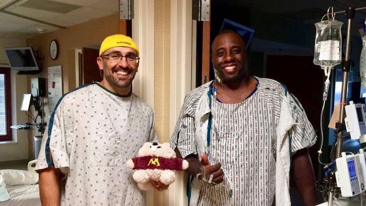 Former Gopher linebacker donates kidney to former teammate on dialysis