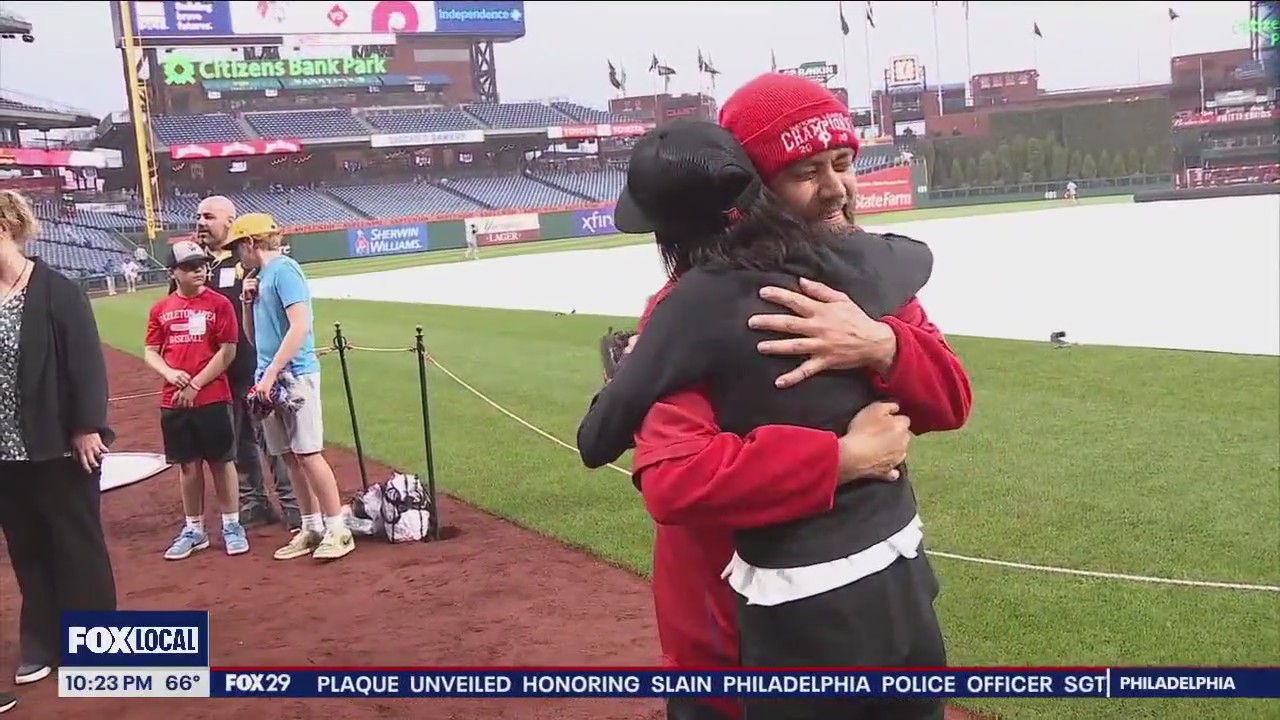 1 kidney donation bonds 2 strangers forever in gift of life as they meet for the first time