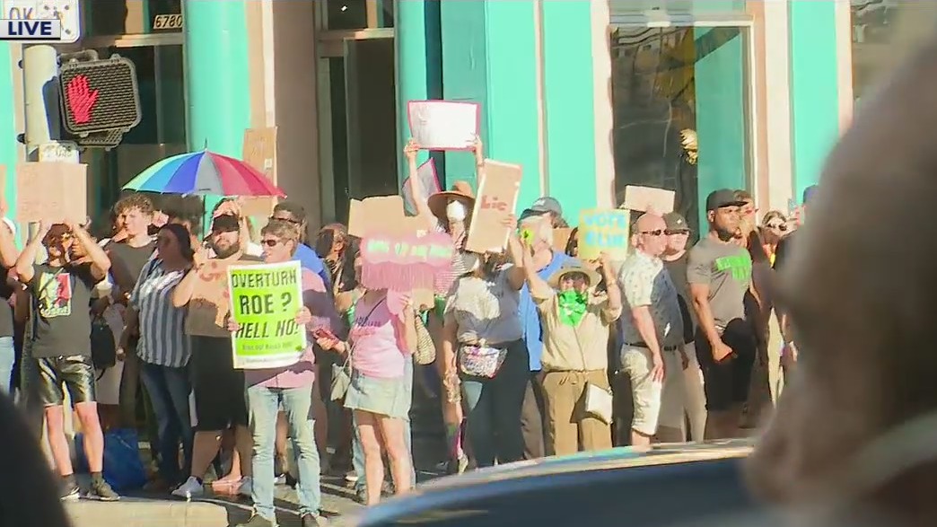 Roe v. Wade: Demonstrators urge public to vote following SCOTUS decision