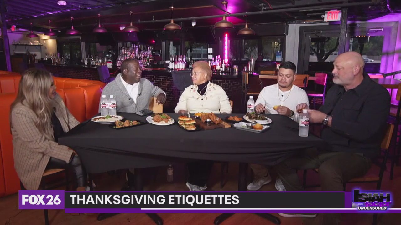 How to Act at Thanksgiving Dinner