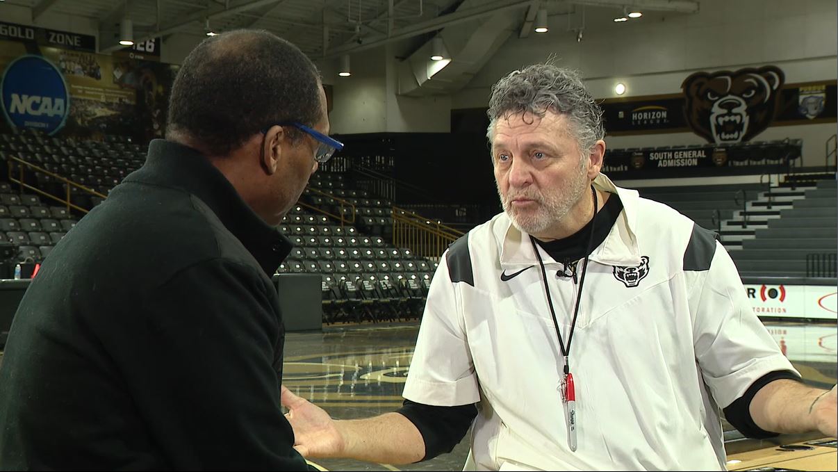WATCH - Woody reports from Oakland University where men's basketball is on the verge of a conference championship