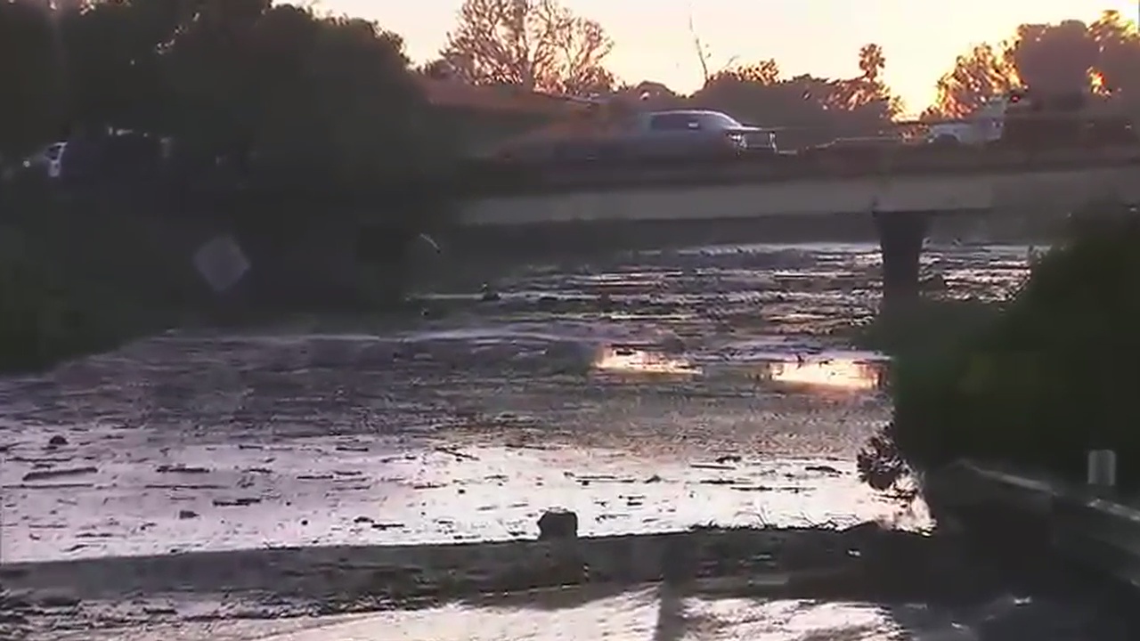 Officials hope to reopen 101 Freeway by Monday