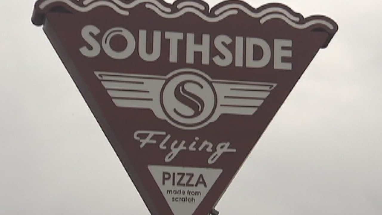 Officers eat at Southside Flying Pizza