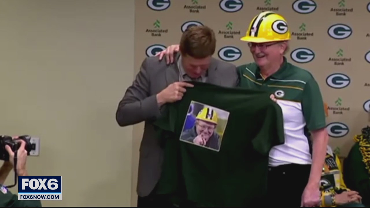 Foundation honors Packers FAN Hall of Famer from Union Grove