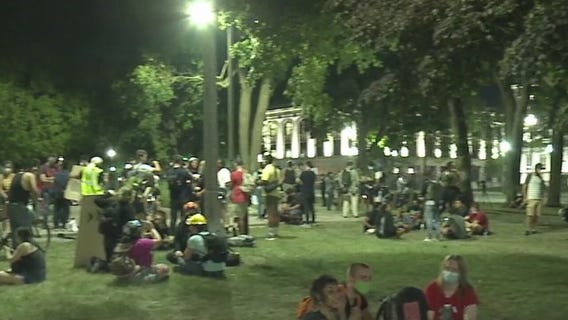 Demonstrations continue for 4th straight night following Kenosha police shooting