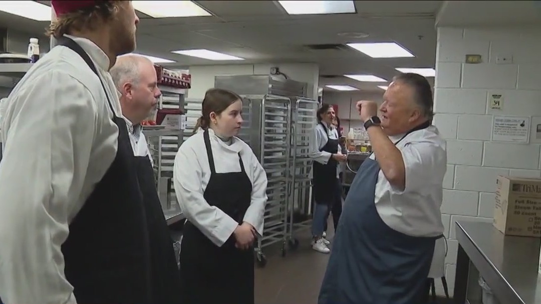 Levy cooks Thanksgiving feast for those in need, migrants