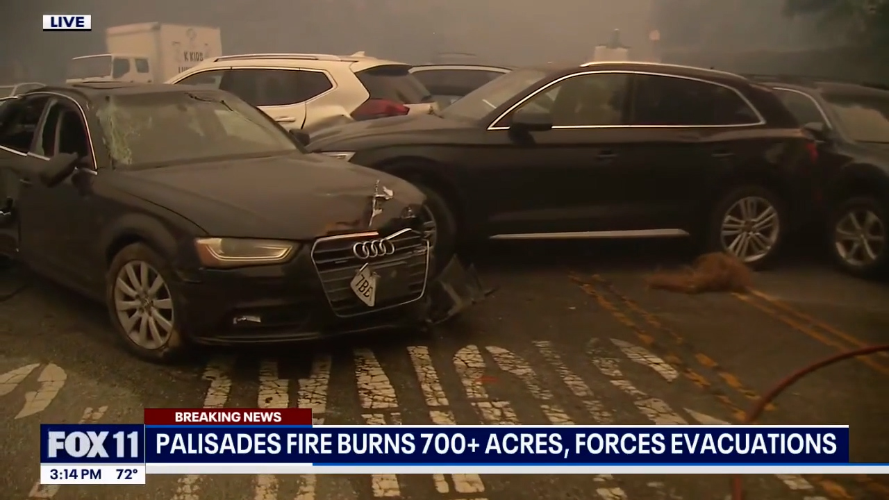 Palisades Fire: Drivers abandon cars amid wildfire, causing heavy gridlock