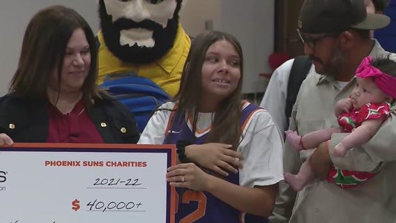 Phoenix Suns Charities grant scholarship to Phoenix high school student