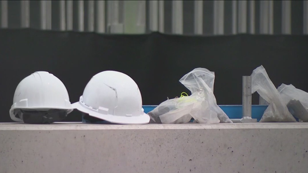 Contractor dies at NASCAR site in Chicago