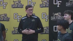 D1 college athlete gives back to his alma mater in Oak Forest