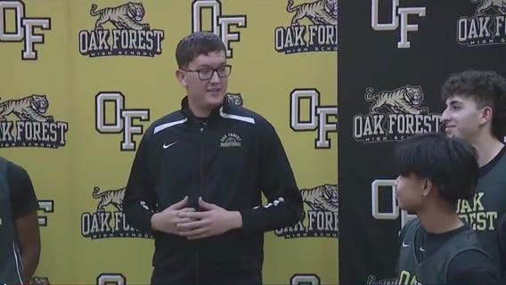 D1 college athlete gives back to his alma mater in Oak Forest