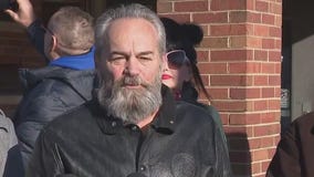 Residents protest Portage Park migrant shelter