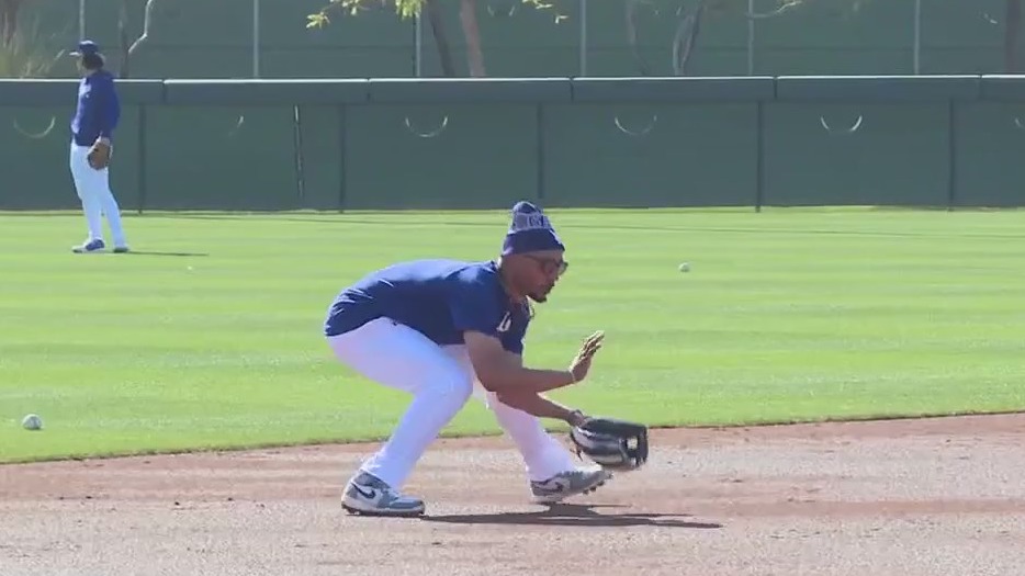 Mookie Betts readying for move back to shortstop