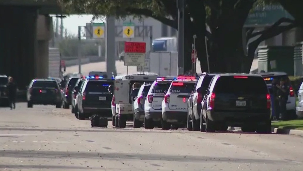 Shooting at Joel Osteen's Texas megachurch leaves 2 hospitalized