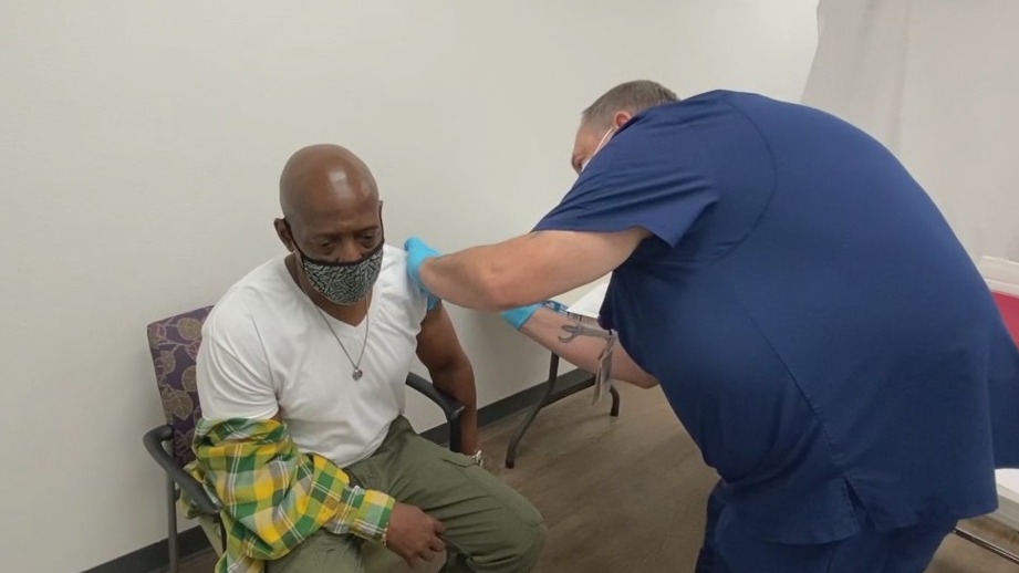 Phoenix nonprofit bringing the COVID-19 vaccine to the homeless