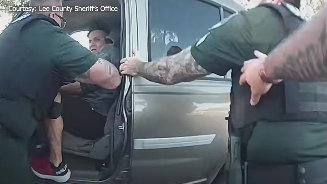 Florida man arrested with machetes: LCSO