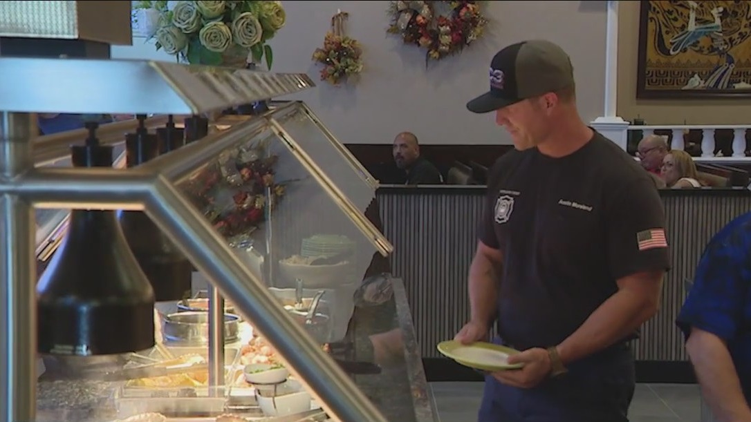 West Phoenix restaurant honors firefighters months after fire