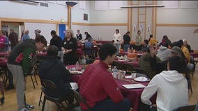 Palo Alto: Volunteers pick up Thanksgiving meal tradition after non-profit goes under