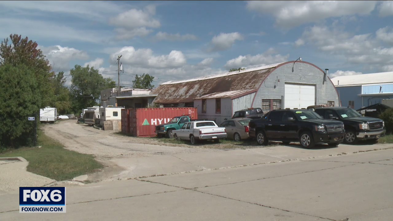 Waukesha officials: Domestic abuse suspect dead, combative with police