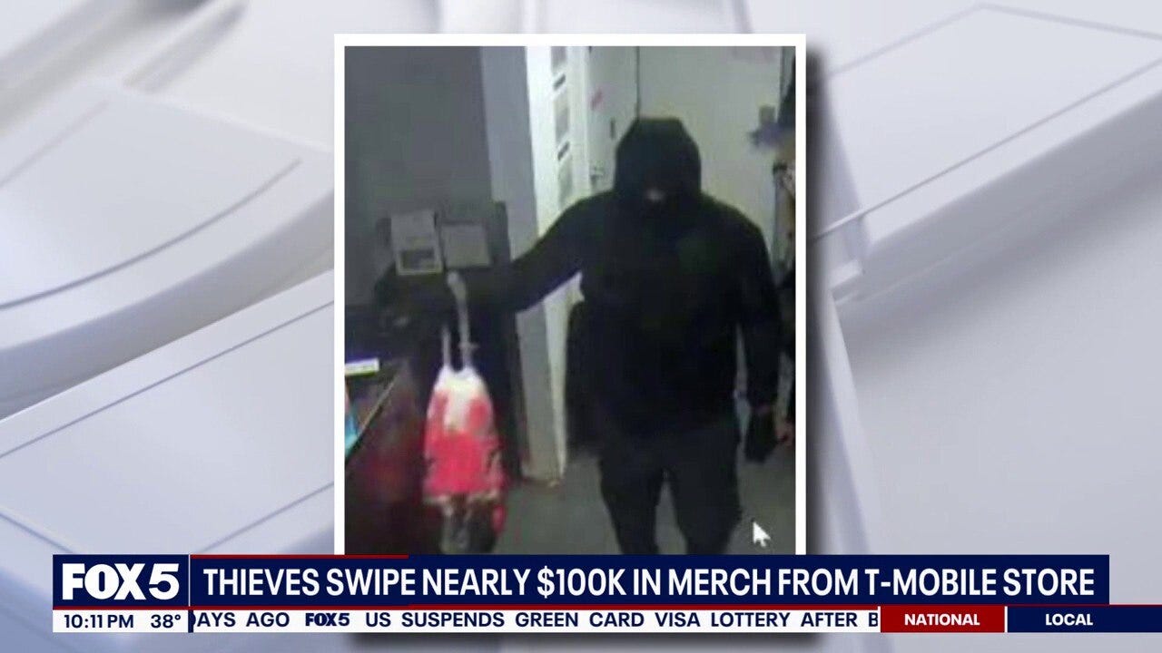 Thieves nab nearly $100K in merchandise from DC T-mobile store