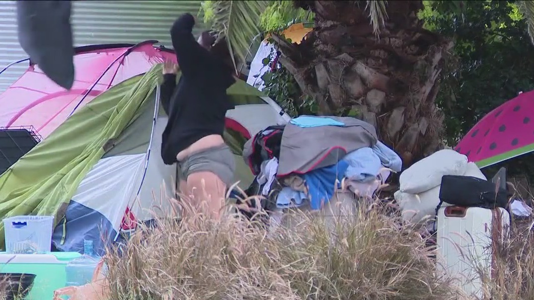 Homeless encampment cleanup in Venice