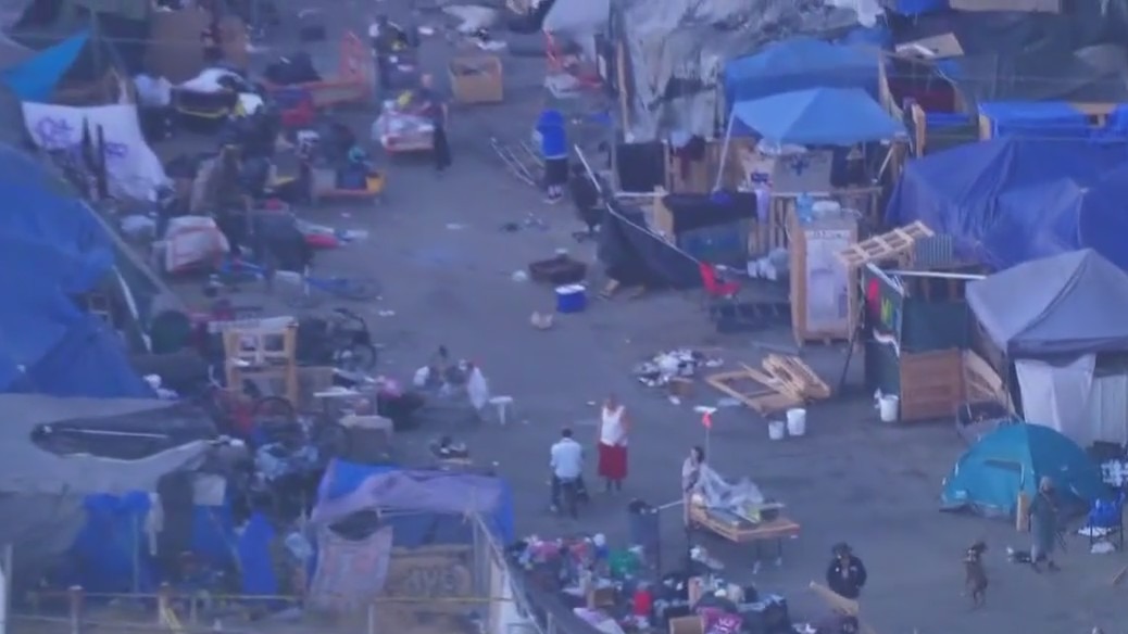 Massive Van Nuys homeless encampment cleared | FOX 11 Los Angeles
