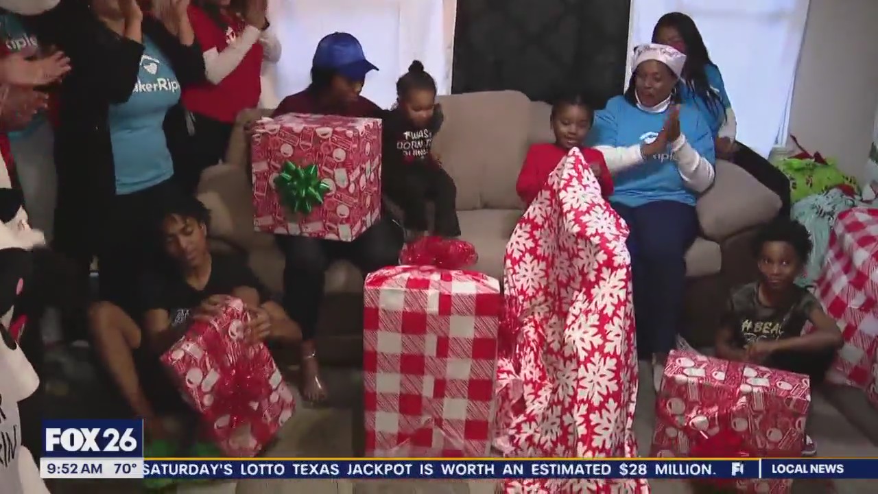 12 Days of Christmas Day 2: Sanders family