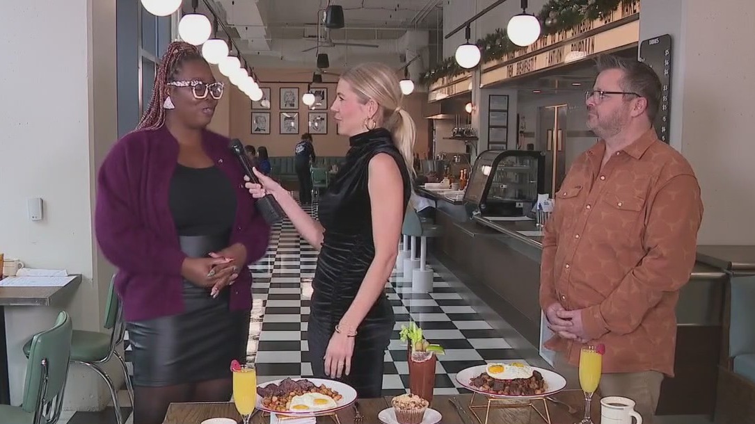 Martinis and Misletoe Market