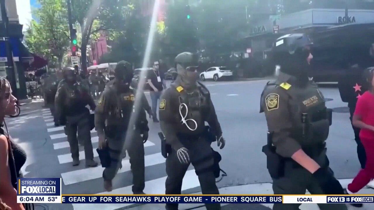 Push to ban face coverings for WA law enforcement