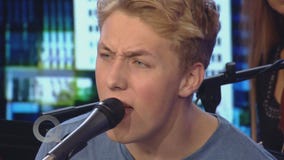 Louis Knight performs 'Change' on The Q