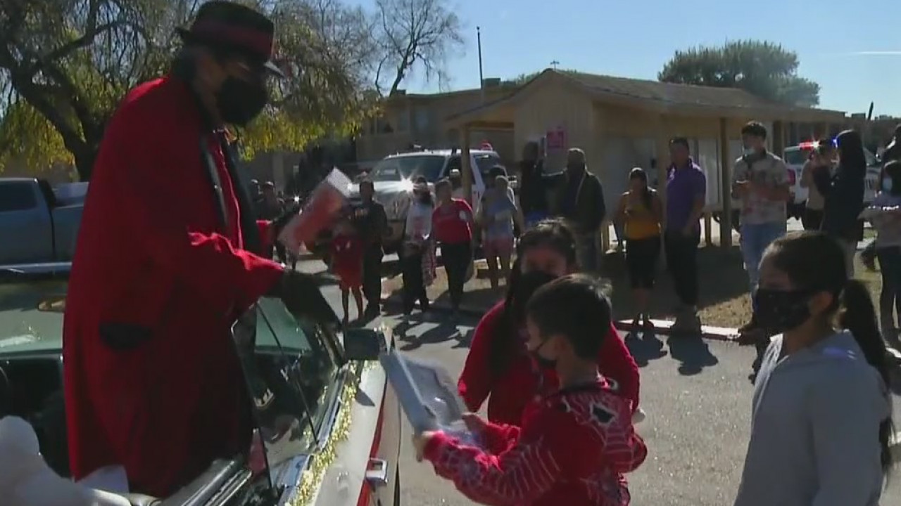 Pancho Claus spreading Christmas cheer to kids in Houston's East End