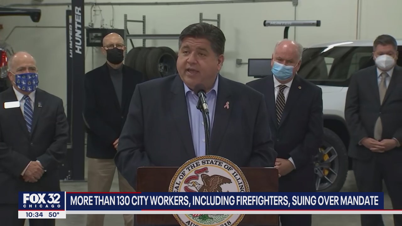More than 130 city workers, including Chicago firefighters, sue over vaccine mandate