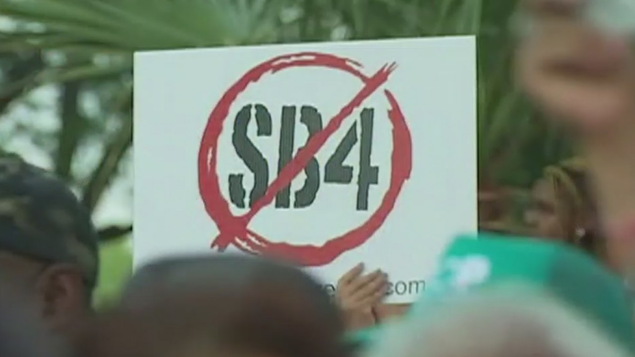 Judge temporarily blocks SB 4