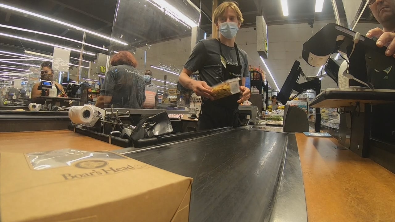 Metcalfe's Market brings back masks