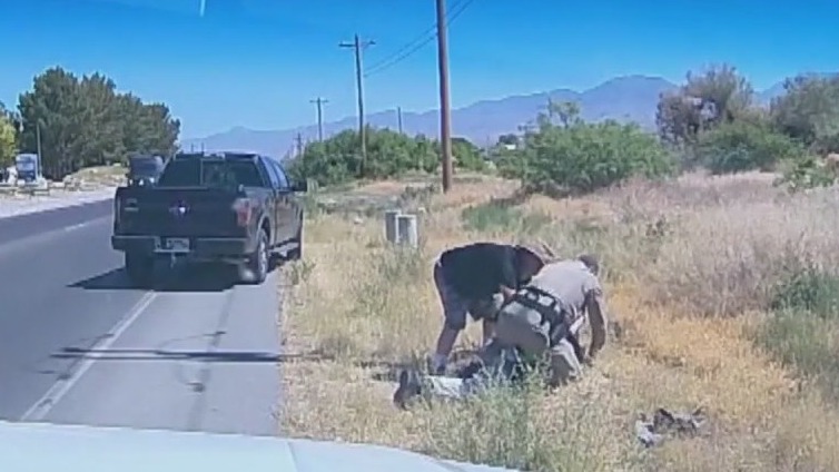 Sheriff looking for person who helped Nevada deputy
